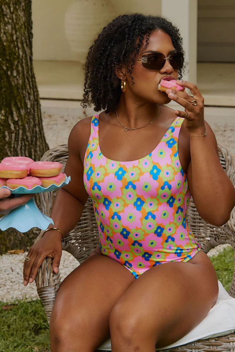 Une Pièce Poolside en Flower Power - Image 5